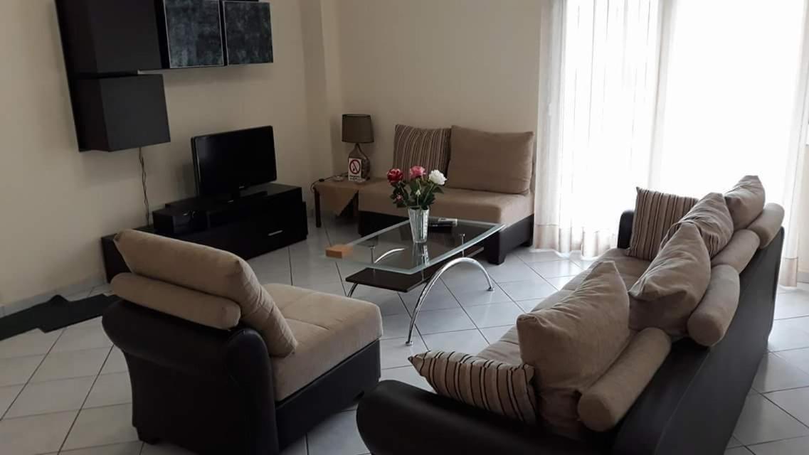 Stathoris Deluxe Apartment Néa Péramos Exteriör bild