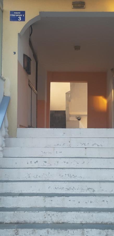 Stathoris Deluxe Apartment Néa Péramos Exteriör bild
