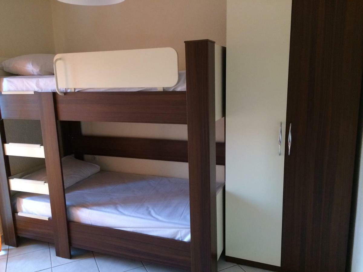 Stathoris Deluxe Apartment Néa Péramos Exteriör bild