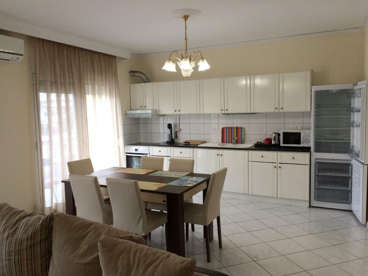 Stathoris Deluxe Apartment Néa Péramos Exteriör bild